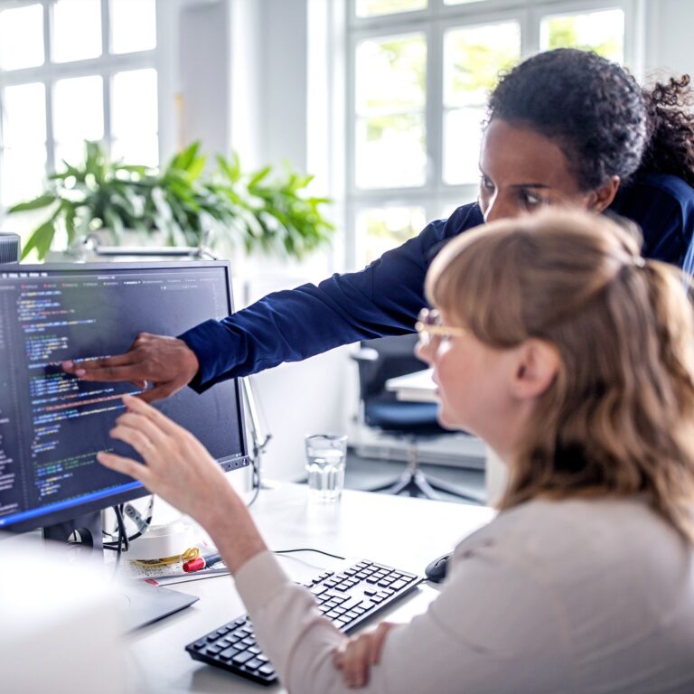 Développeur ETL : Quel est son rôle dans une équipe data, ses responsabilités et compétences clés ?