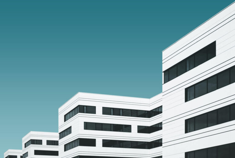 How to Standardize Your Processes Without Creating Bureaucracy: A Pragmatic Method for SMEs