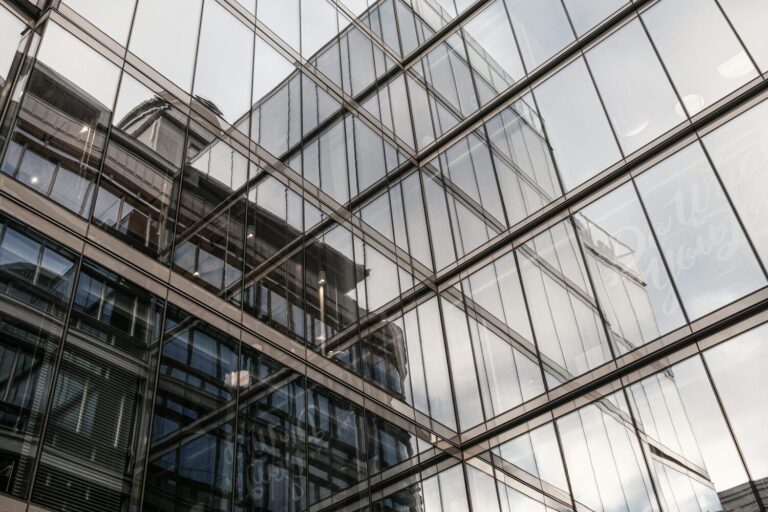 Capgemini Review: Strengths, Limitations, and Alternatives for a Digital Project in Switzerland